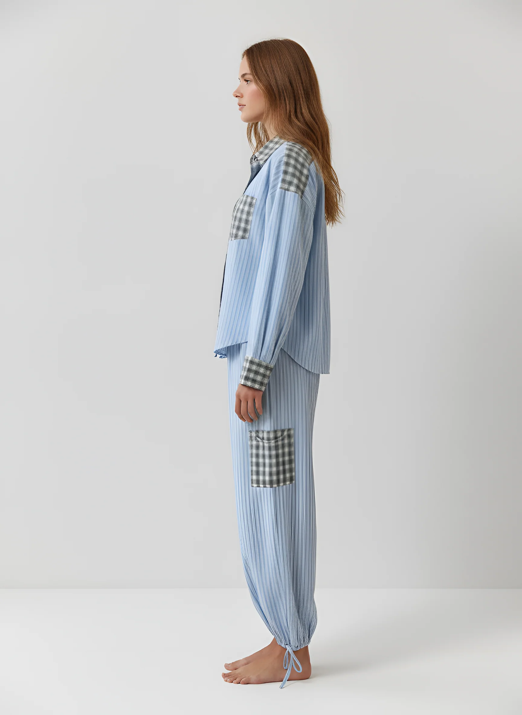 Camicia donna oversize in cotone a righe con inserti a quadri e tasca frontale - Image 2