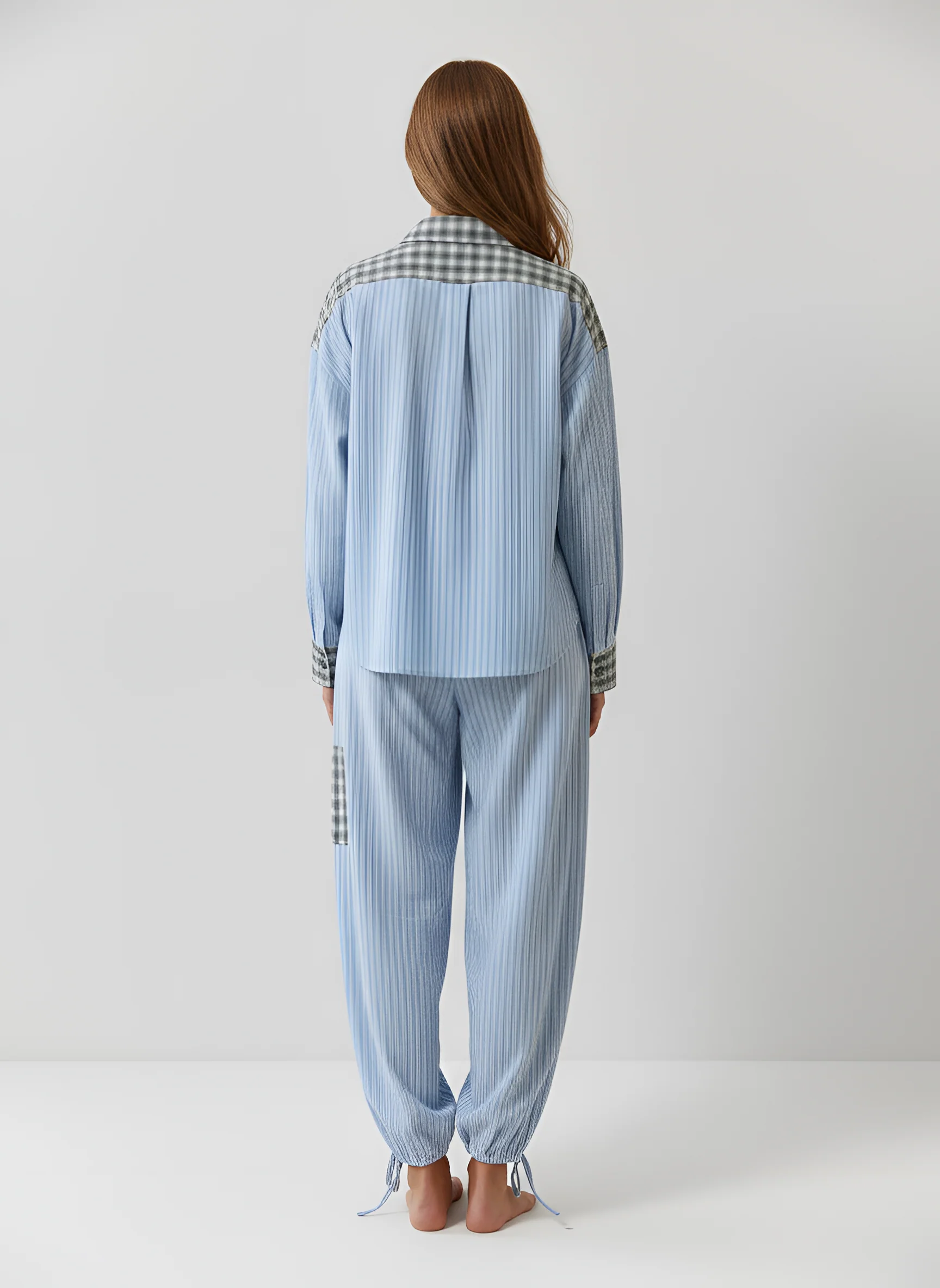 Camicia donna oversize in cotone a righe con inserti a quadri e tasca frontale - Image 3