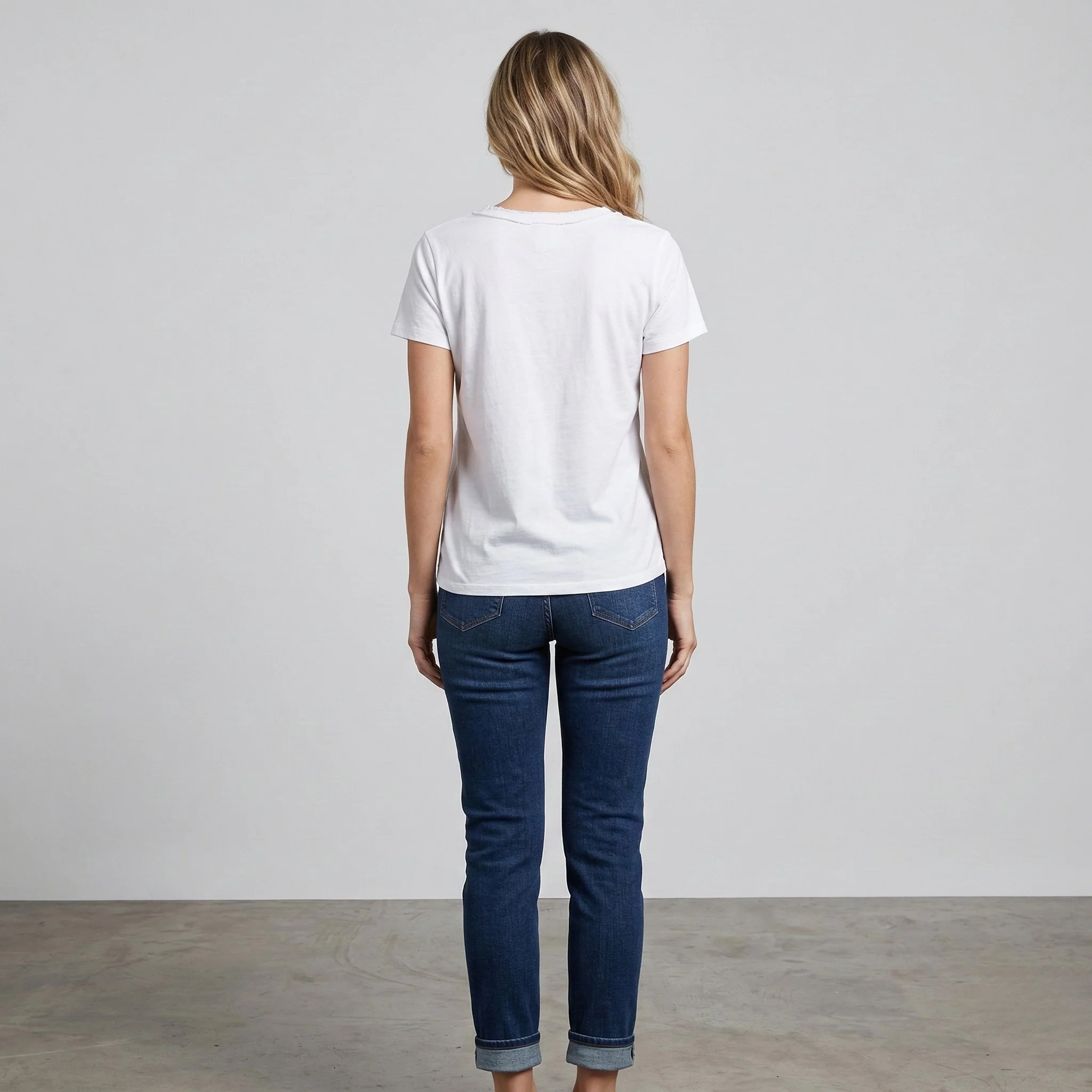 Maglietta donna in cotone scollo a V maniche corte t-shirt casual vestibilità regolare - Image 3