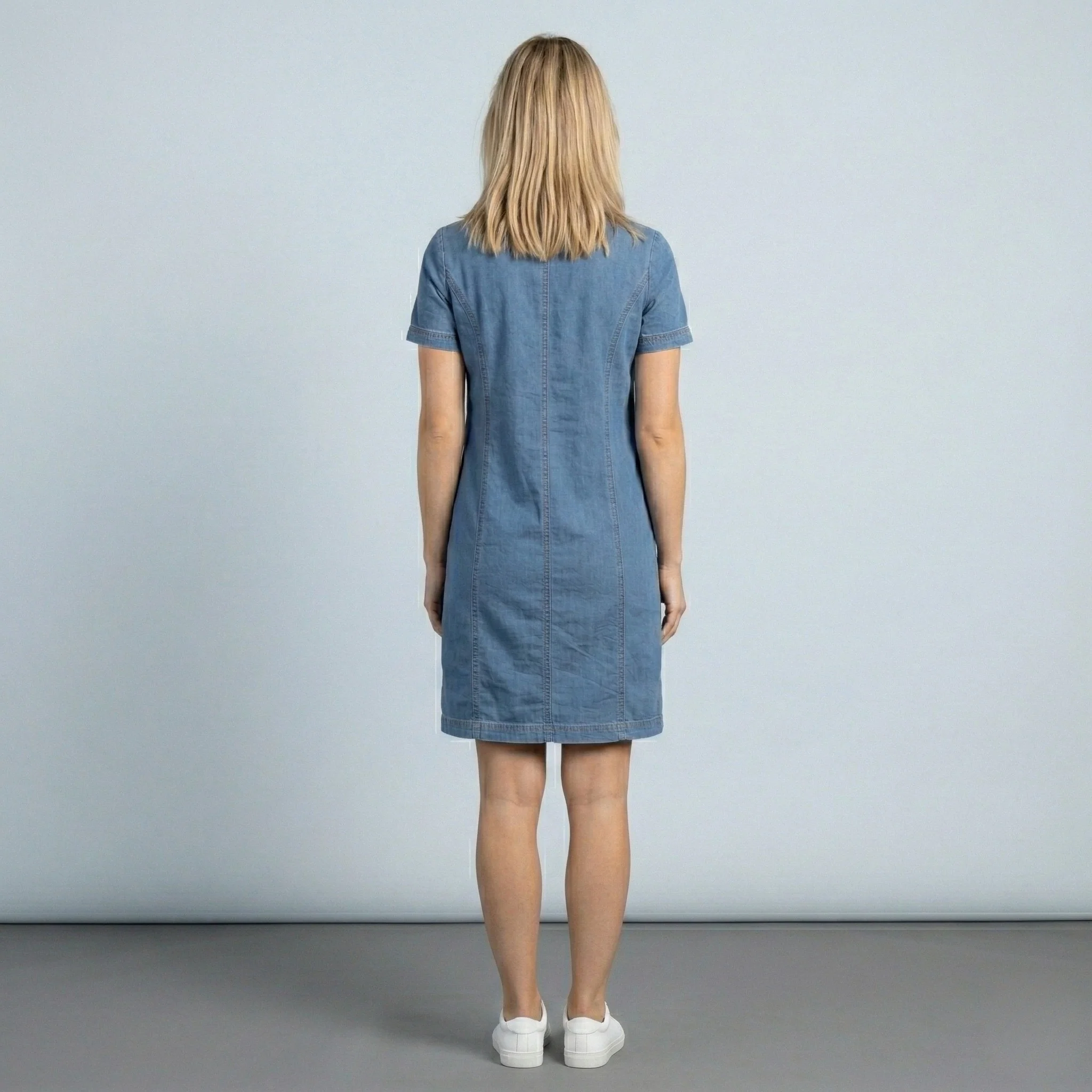 Vestito Donna in Denim Maniche Corte con Tasche e Scollo a V - Image 3